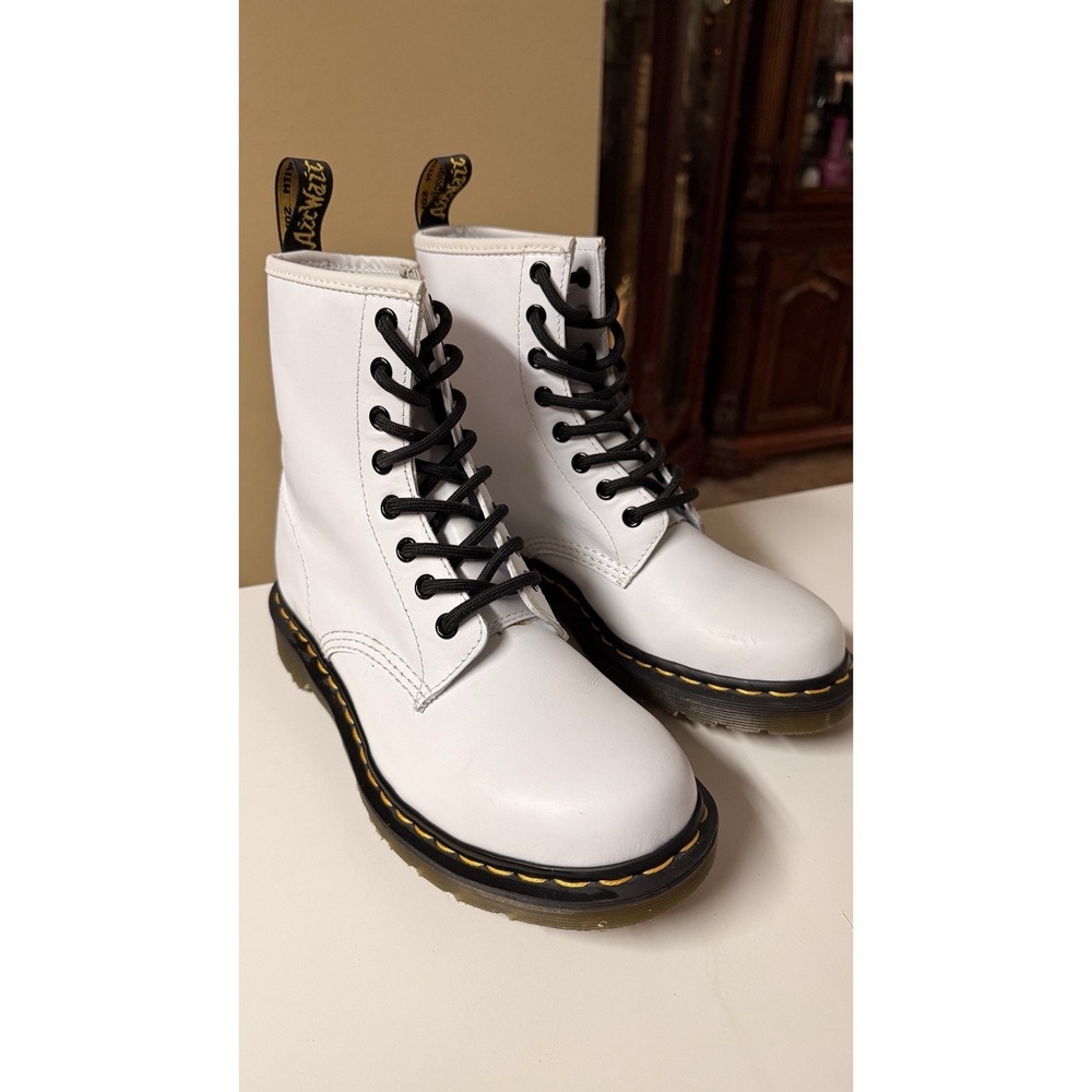 Dr Martens 1460 White Leather 8 Eye Lace Up Combat Boots Womens US 7 UK 5 EU 38